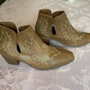 Western Ankle Cowgirl Boots Slip on Cutout Chunky Heel Booties